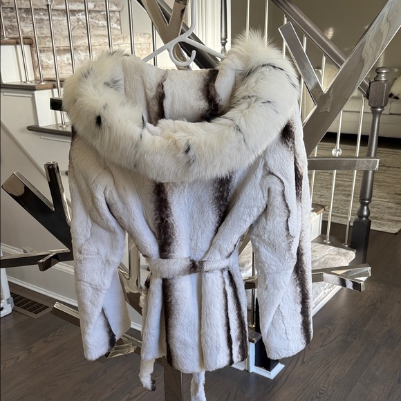 Elegant Real Fur Jacket - Picture 7 of 11